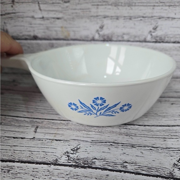 Corning Ware P-81-B Plain White Baking Dish Sauce Pan 1 Pint No Lid Vintage - Picture 4 of 4